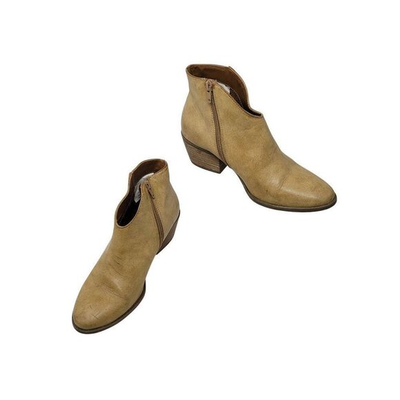 AEO Womens Tan Distressed Vegan Faux Leather Ankle Boots Booties Sz 7 Western - Picture 9 of 13